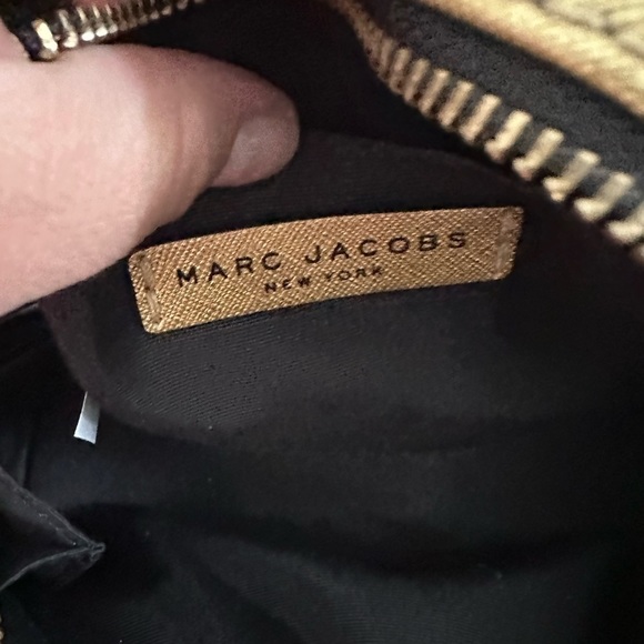 Marc Jacobs gold crossover purse with strap​​​​​​​​ - Picture 4 of 7